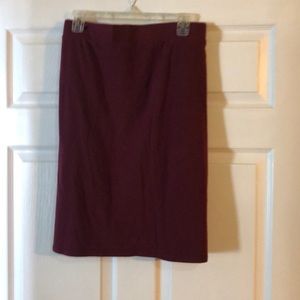 Maroon knit skirt